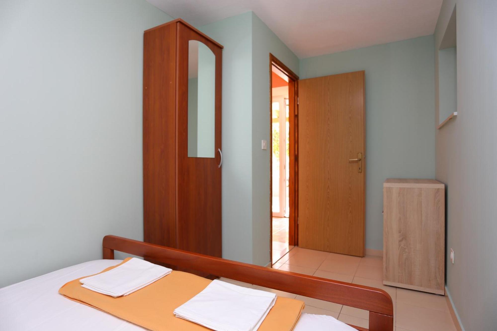 Apartments By The Sea Nemira, Omis - 17039 Tice Zimmer foto