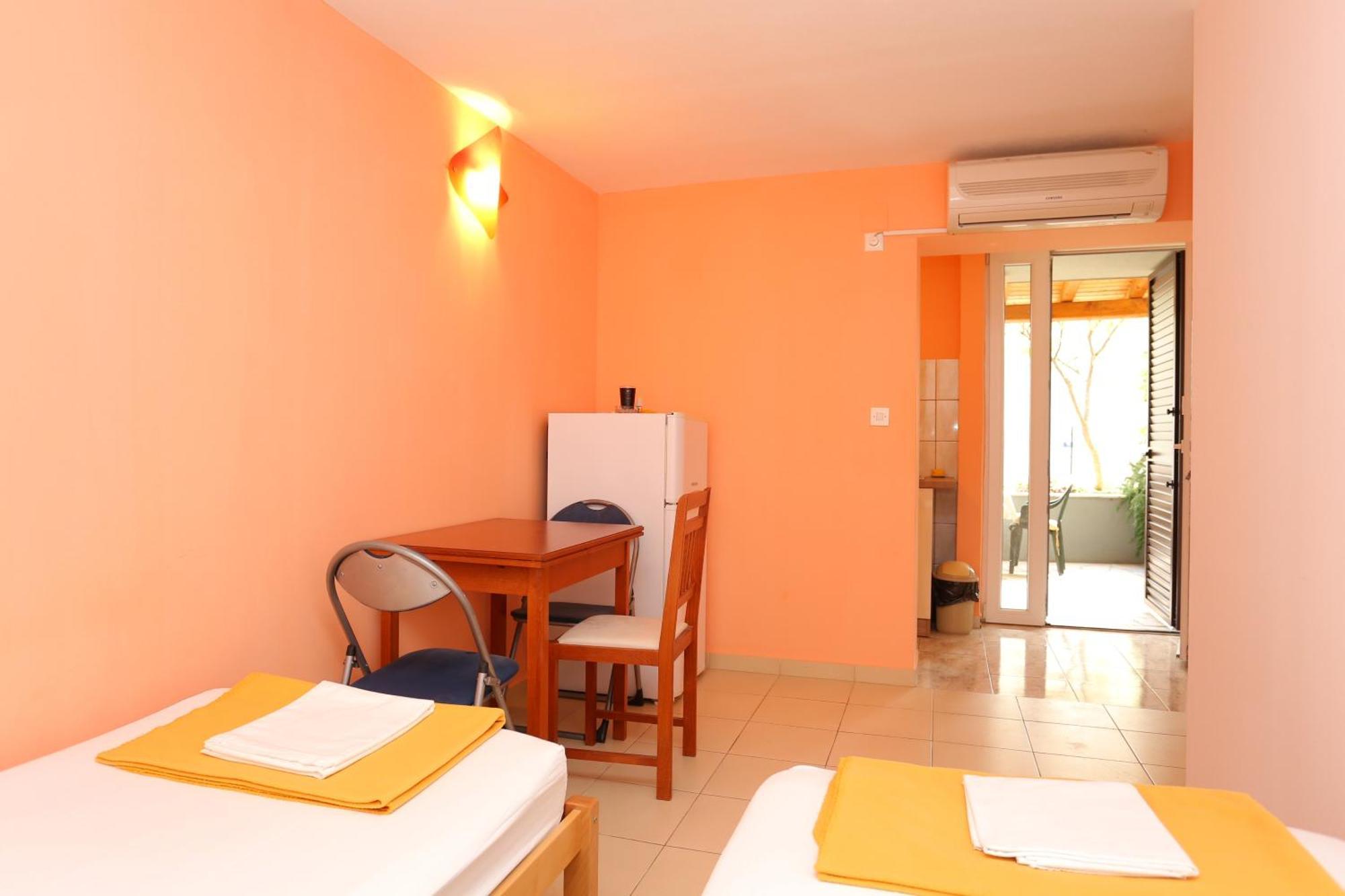 Apartments By The Sea Nemira, Omis - 17039 Tice Zimmer foto