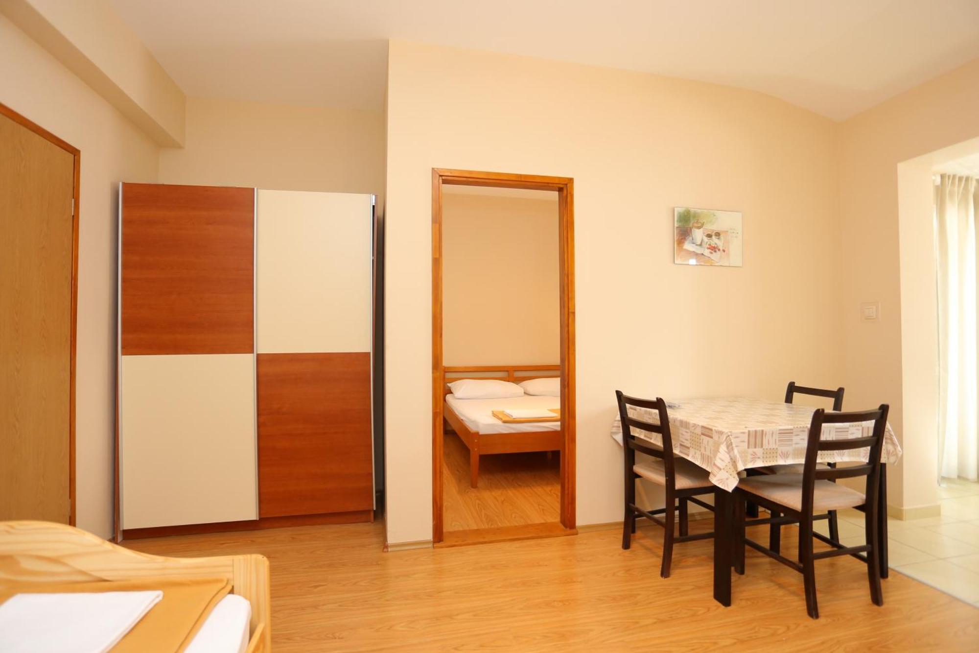 Apartments By The Sea Nemira, Omis - 17039 Tice Zimmer foto
